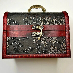 Vintage style Wood Treasure Chest. New‎